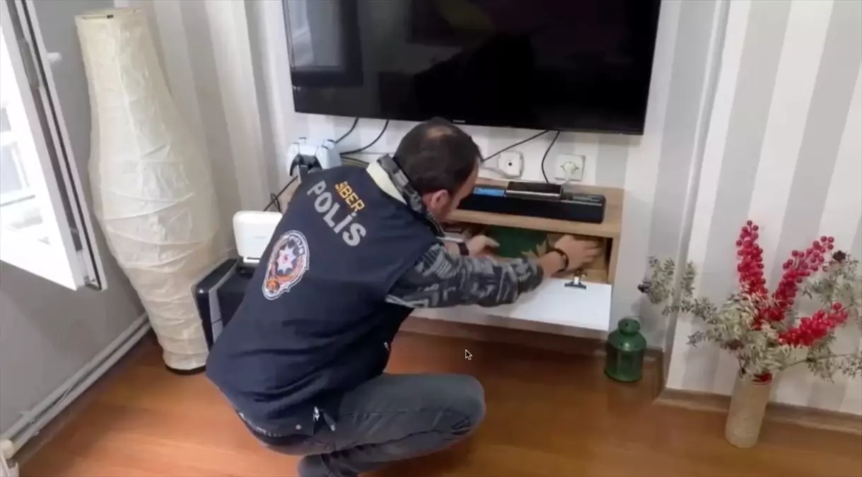 İş Bulma Vaadiyle Dolandırıcılık: 17 Gözaltı